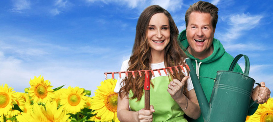 Sarah und Lars – das Team der MDR JUMP Morningshow – fordern die Hörerinnen und Hörer zur Sonnenblumenwette heraus. 