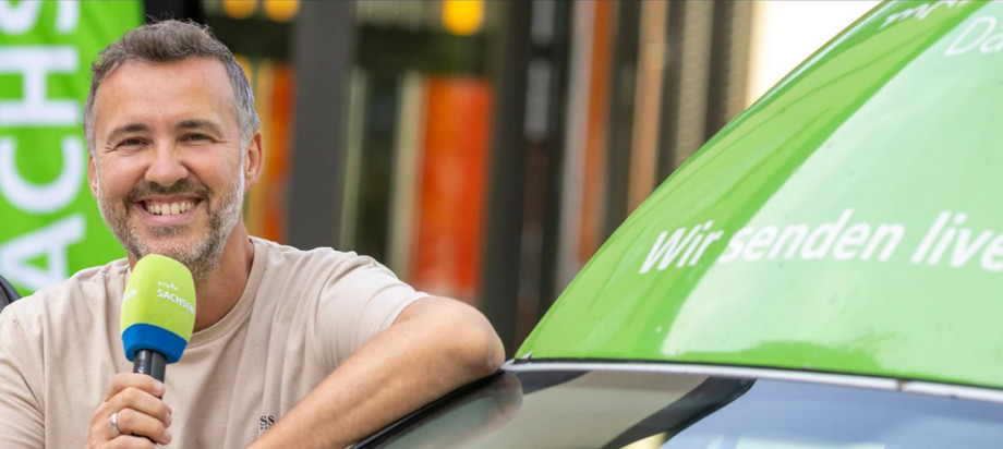„Guten Morgen Sachsen"-Moderator Silvio Zschage tourt im August mit dem Musik-Mix-Mobil durch Sachsen. 