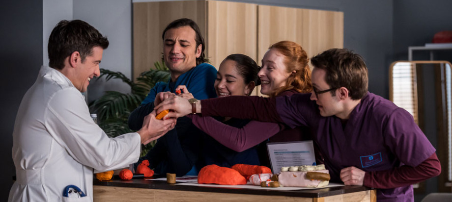 Die Serie "In aller Freundschaft – Die jungen Ärzte" gehört ebenfalls zu den erfolgreichen Produktionen der Saxonia Media.